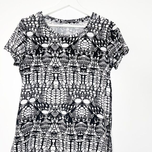 LULULEMON Lively Crew Neck Tee in Vitasea - Picture 2 of 8